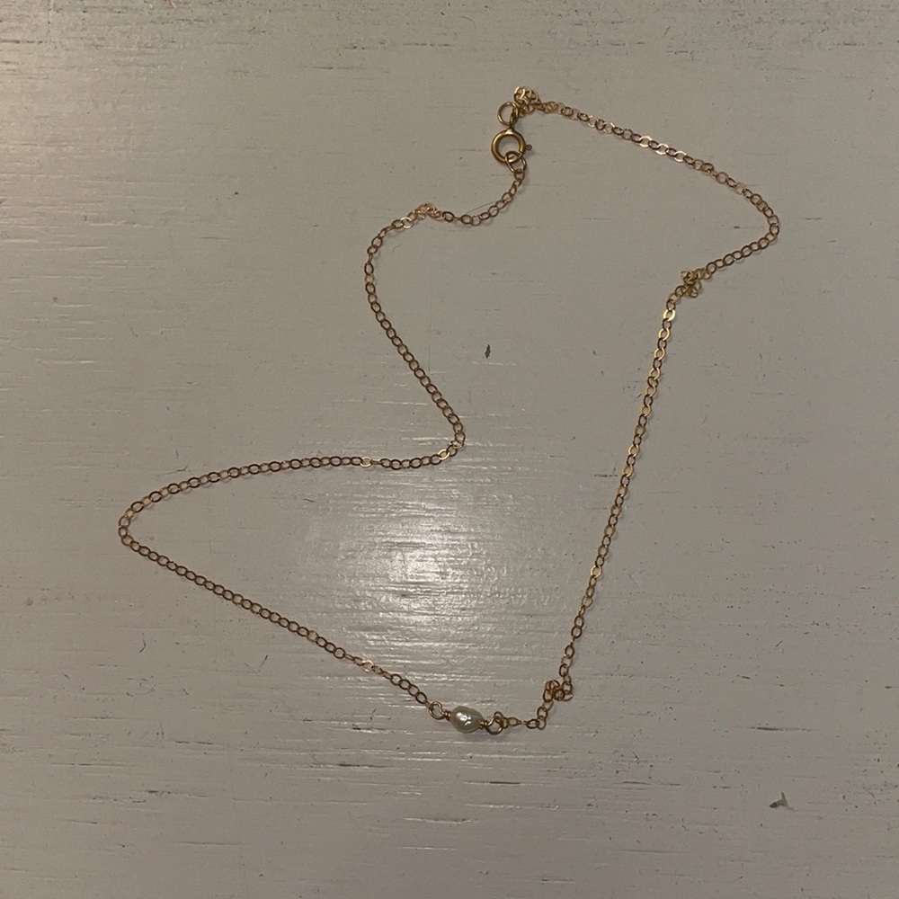 Necklace with pearl
